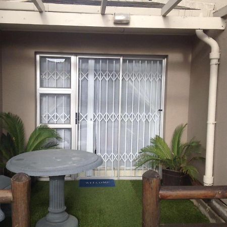 Smithland Guest Apartments Cape Town Bellville Dış mekan fotoğraf