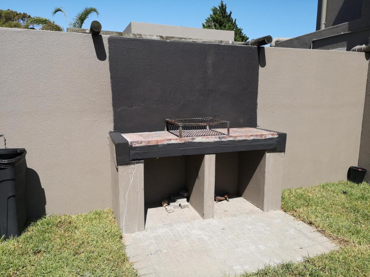 Smithland Guest Apartments Cape Town Bellville Dış mekan fotoğraf